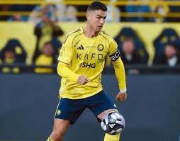 主裁在河南队获单刀时吹停比赛，是因为卡多索回接越位在先