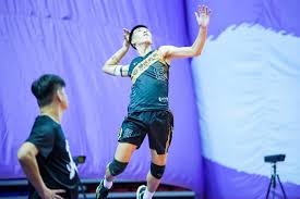 复刻精彩瞬间！东契奇失误后詹姆斯上演追身盖帽仿佛9年前再现！