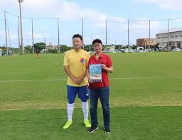 两岁的暗区突围，带着夺金撤离走向全民化